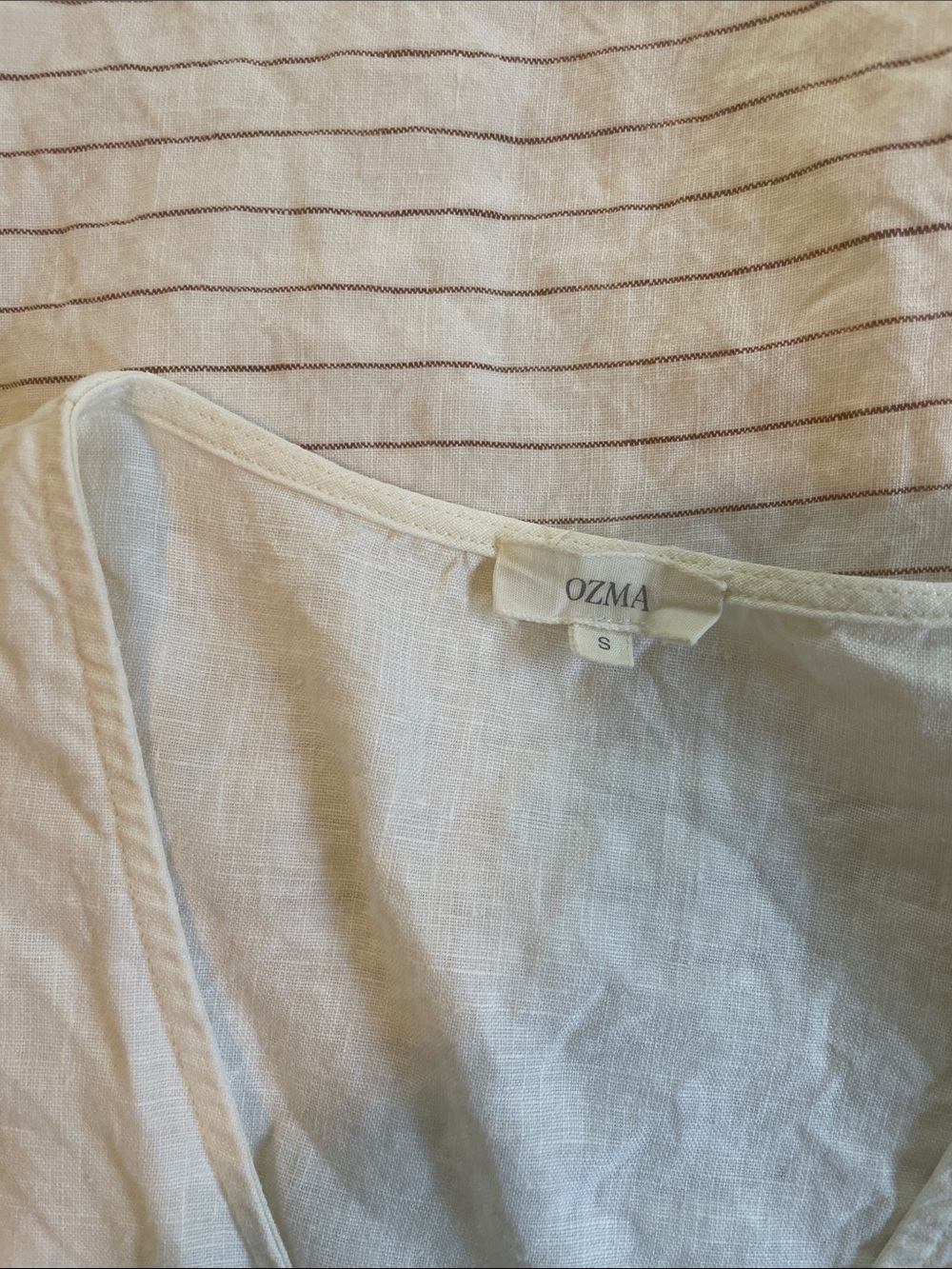 Ozma Linen Vest - Picture 2 of 4